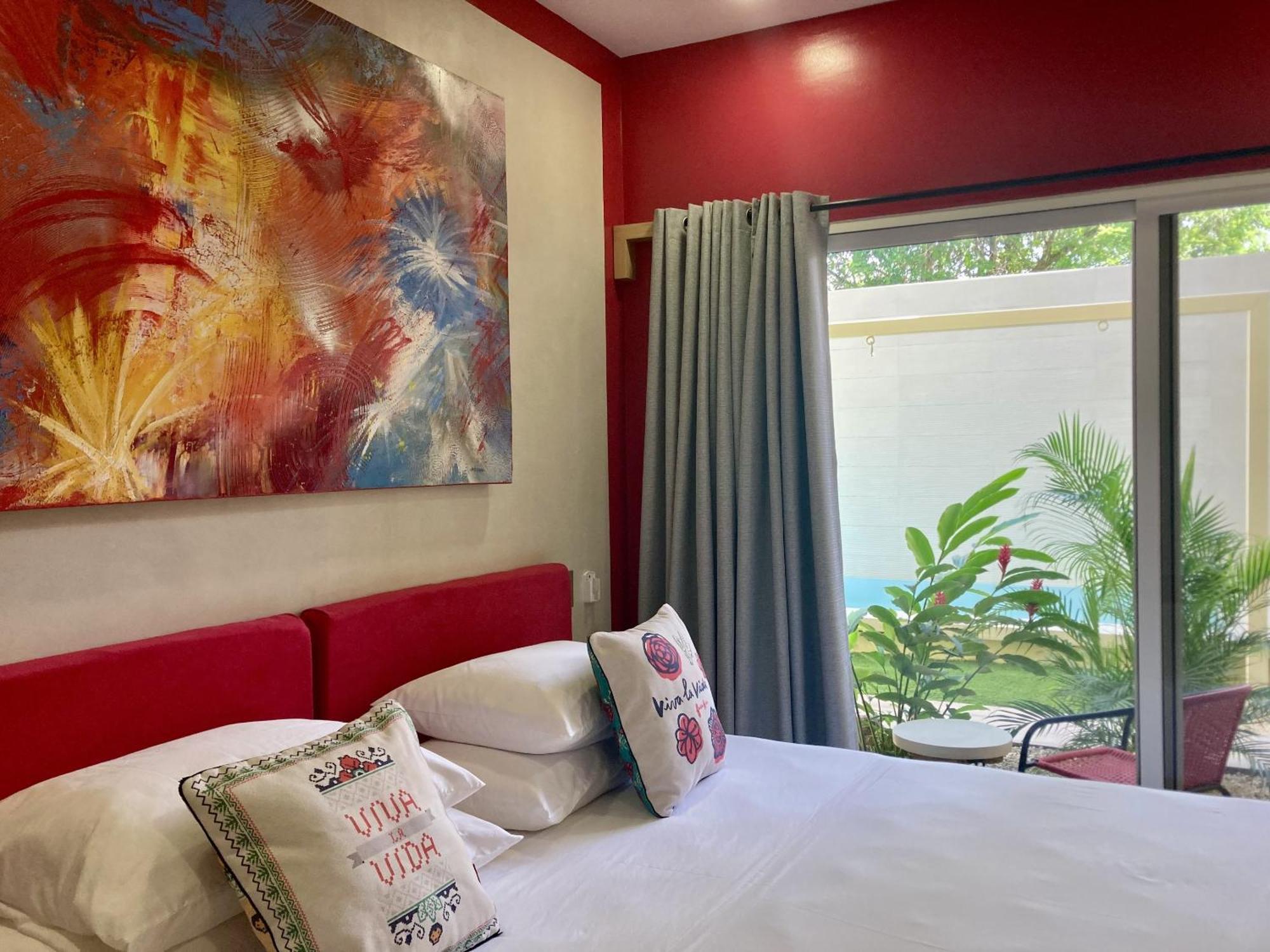 Pierre And Colors Adults Only * Tamarindo
