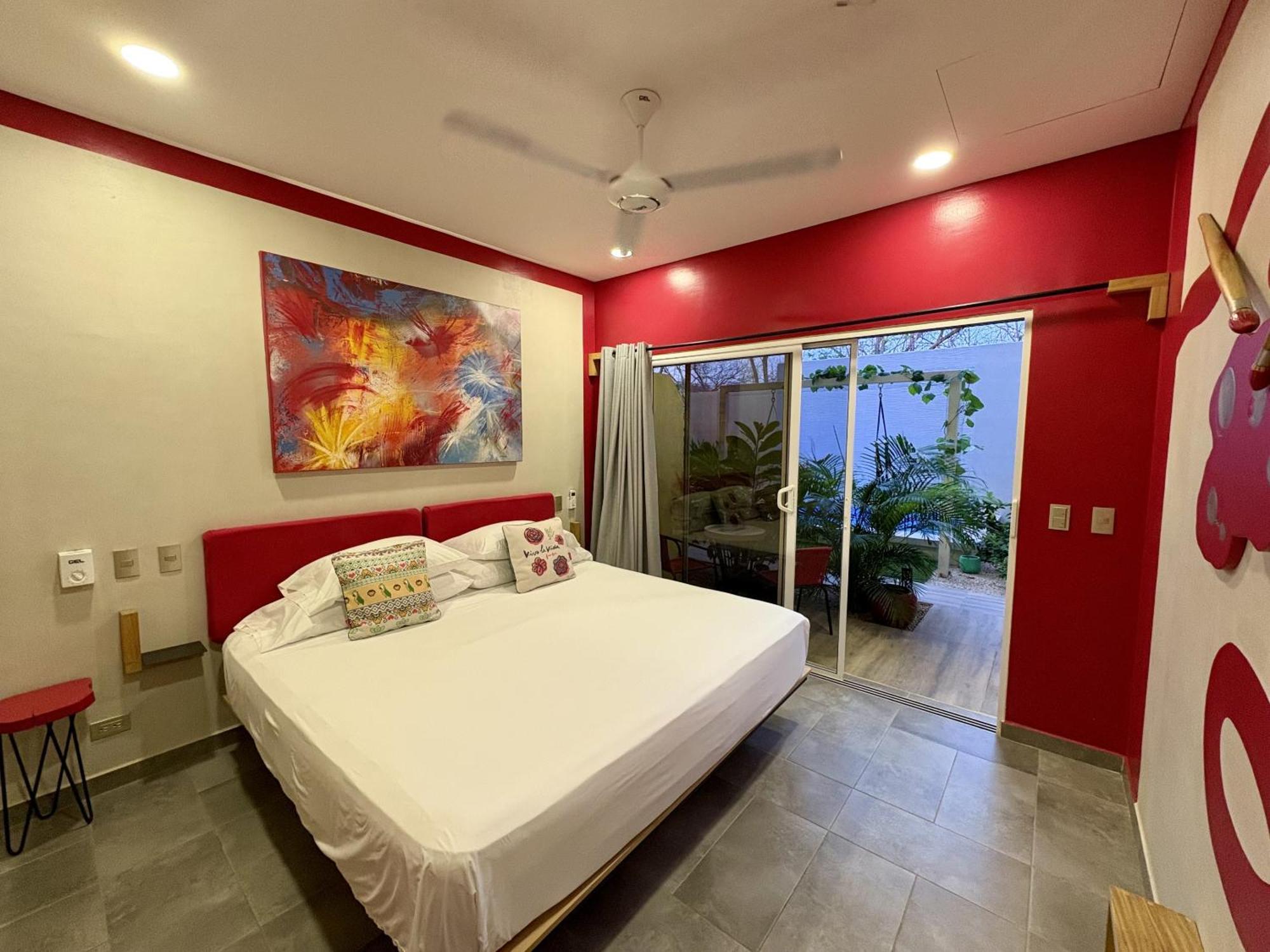 Pierre And Colors Adults Only * Tamarindo